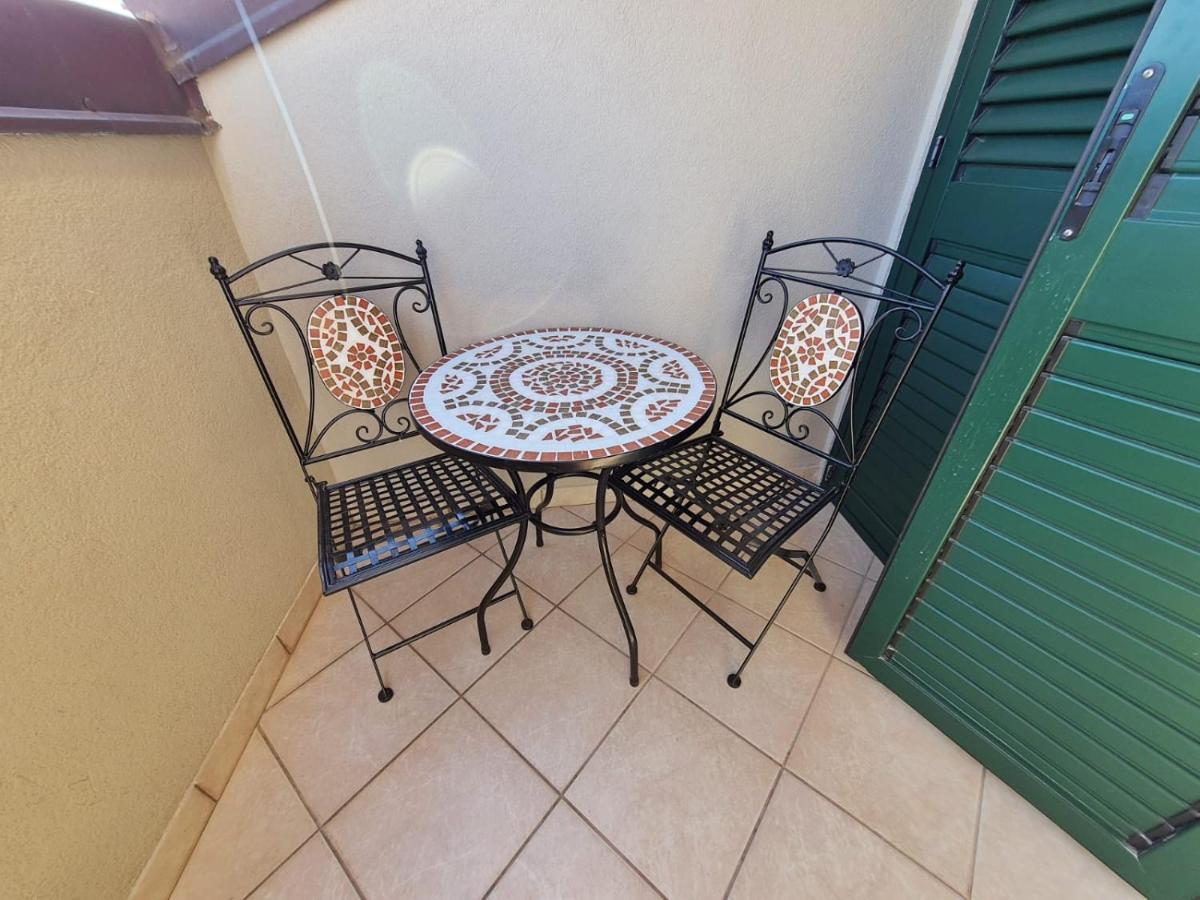 Latin Apartment *