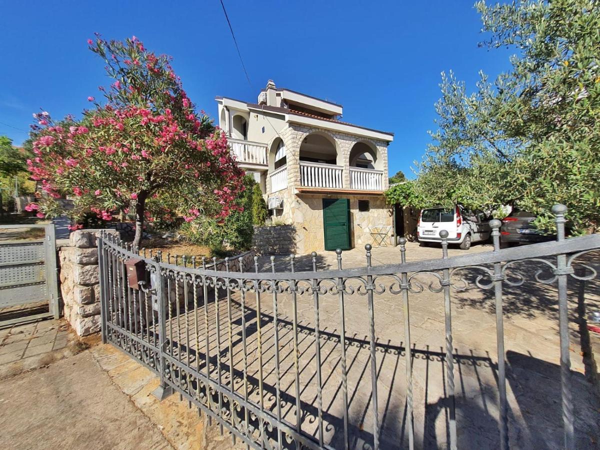 Apartma Latin Jezera