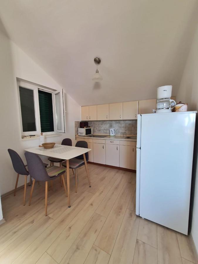 Latin Apartment Jezera